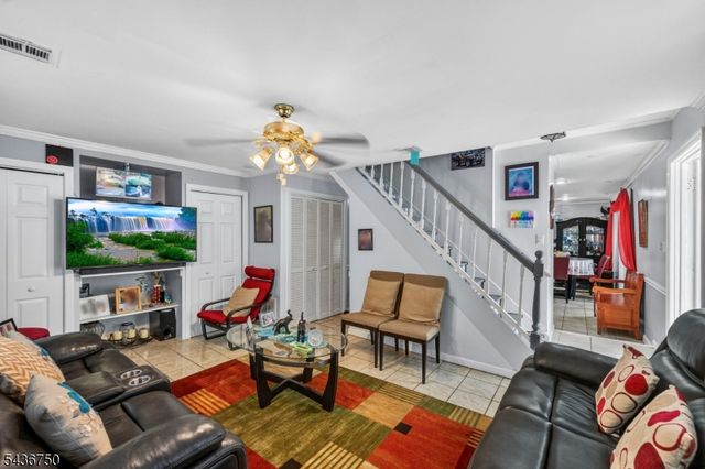 509 Ridge St, Newark City, NJ 07104