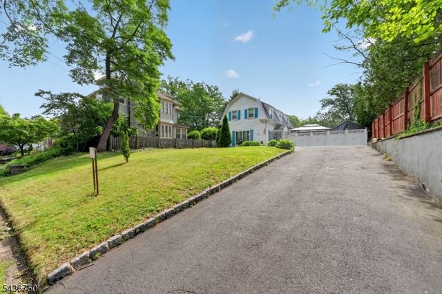 509 Ridge St, Newark City, NJ 07104