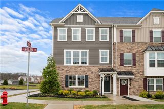 506 Nolan Cir, Cranberry Twp, PA 16066