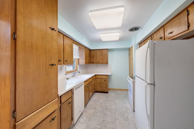 9020 Pettit Drive, Highland, IN 46322