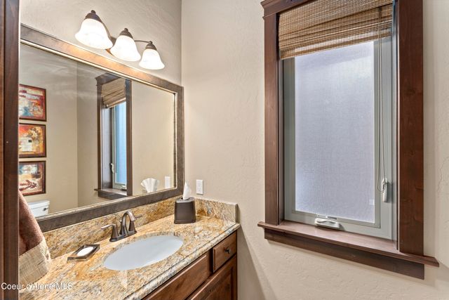 135 Chutes Ln, Sandpoint, ID 83864