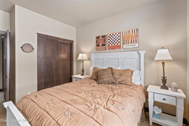 135 Chutes Ln, Sandpoint, ID 83864