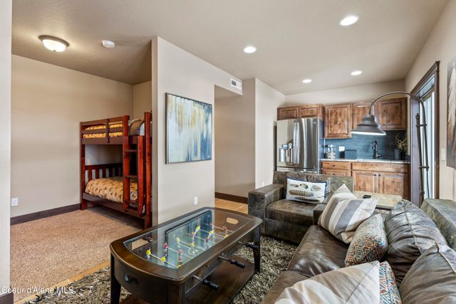 135 Chutes Ln, Sandpoint, ID 83864