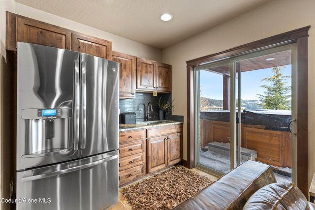 135 Chutes Ln, Sandpoint, ID 83864