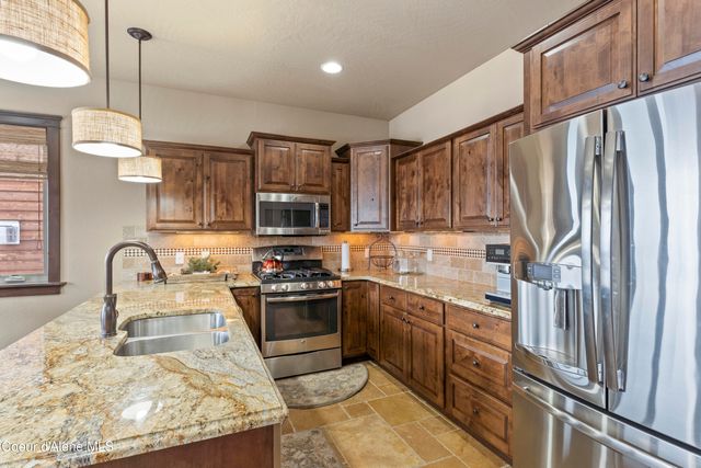 135 Chutes Ln, Sandpoint, ID 83864