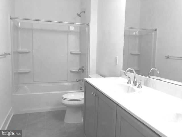 5202 DONATELLO DR, Princeton, NJ 08540