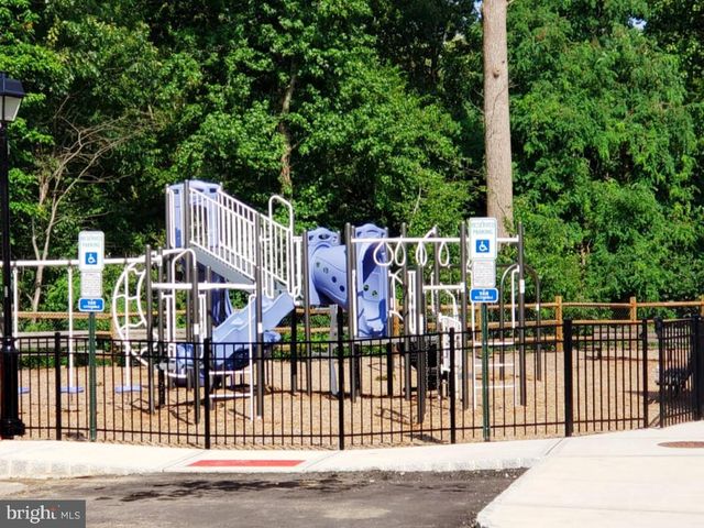 5202 DONATELLO DR, Princeton, NJ 08540