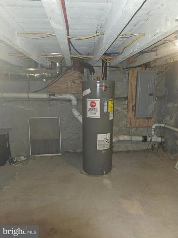 2016 N LEITHGOW ST, Philadelphia, PA 19122