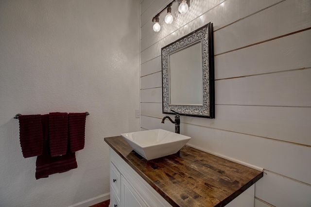 5901 RR 1869, Liberty Hill, TX 78642