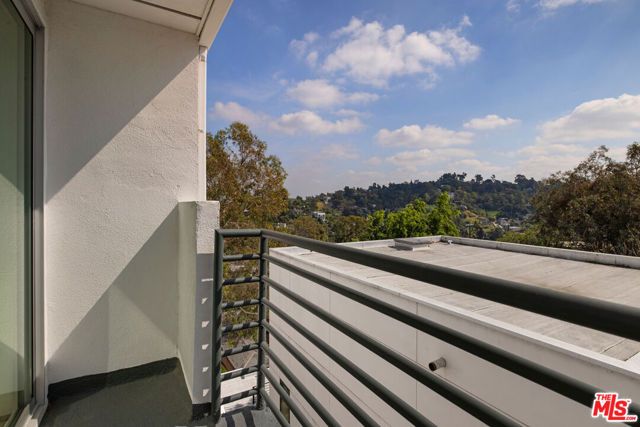 2330 Silver Ridge Avenue, Los Angeles, CA 90039