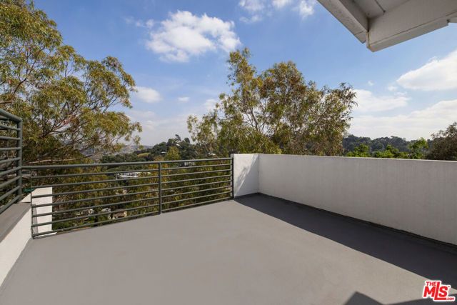 2330 Silver Ridge Avenue, Los Angeles, CA 90039