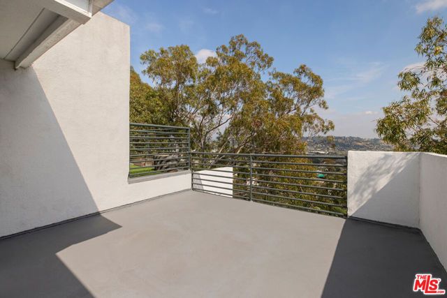 2330 Silver Ridge Avenue, Los Angeles, CA 90039