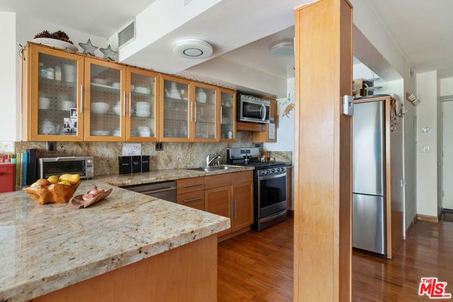 2330 Silver Ridge Avenue, Los Angeles, CA 90039