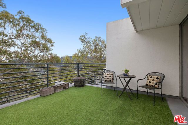 2330 Silver Ridge Avenue, Los Angeles, CA 90039