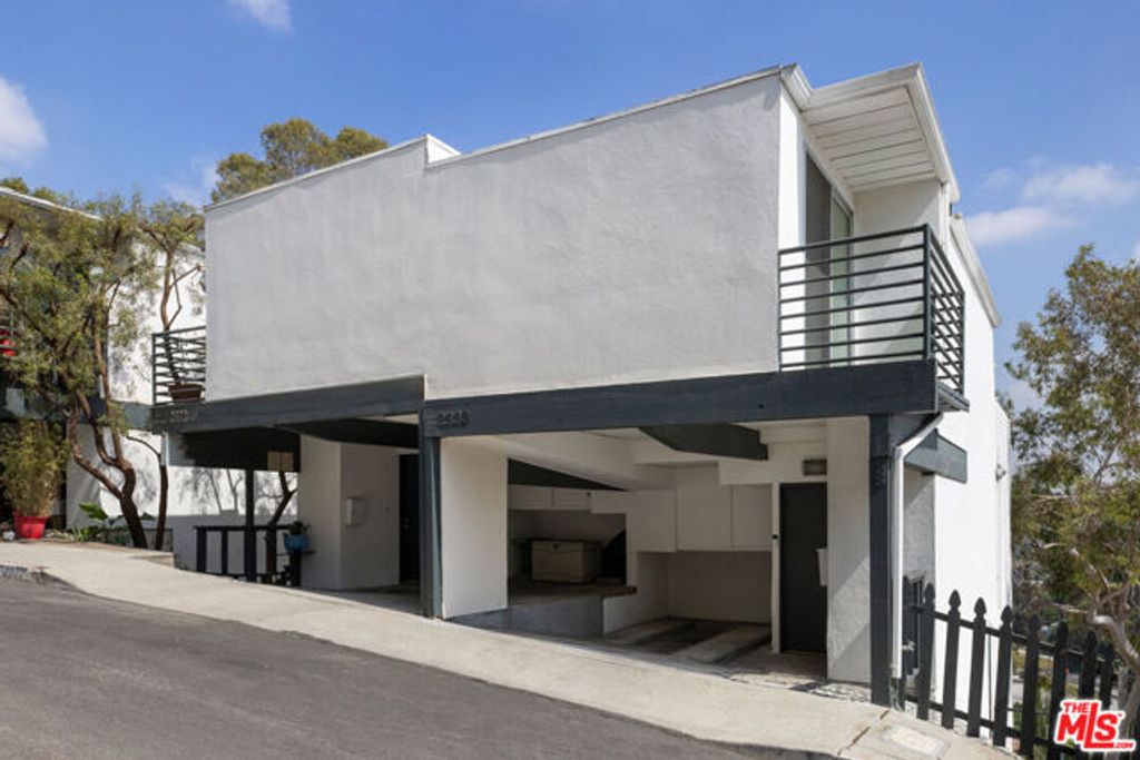 2330 Silver Ridge Avenue, Los Angeles, CA 90039