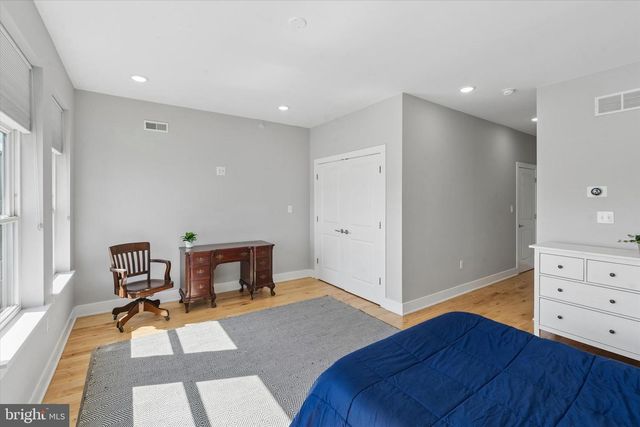2720 W CABOT ST, Philadelphia, PA 19121