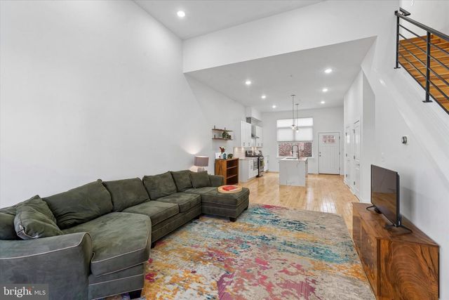2720 W CABOT ST, Philadelphia, PA 19121