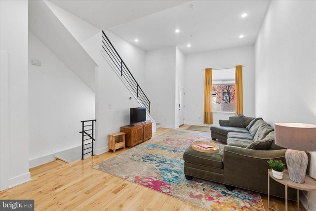 2720 W CABOT ST, Philadelphia, PA 19121