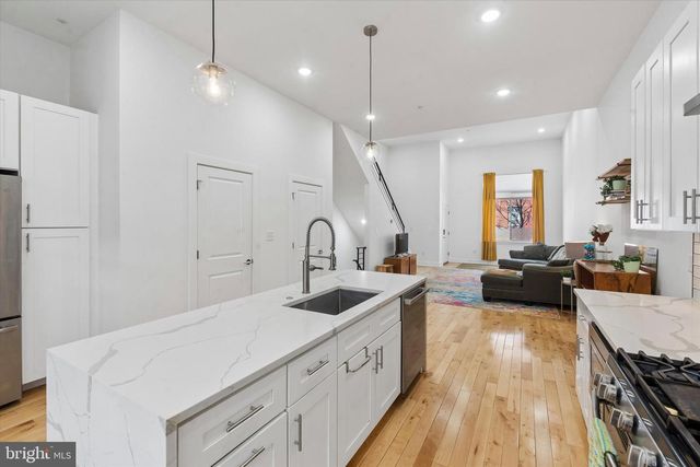 2720 W CABOT ST, Philadelphia, PA 19121