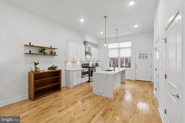 2720 W CABOT ST, Philadelphia, PA 19121