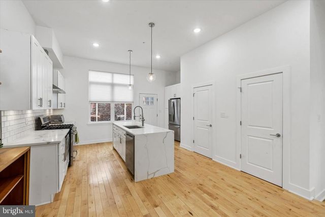 2720 W CABOT ST, Philadelphia, PA 19121