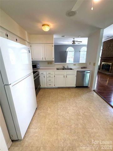 900 Gretna Green Drive, Charlotte, NC 28217