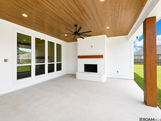 38158 Sweet Briar Dr, Prairieville, LA 70769