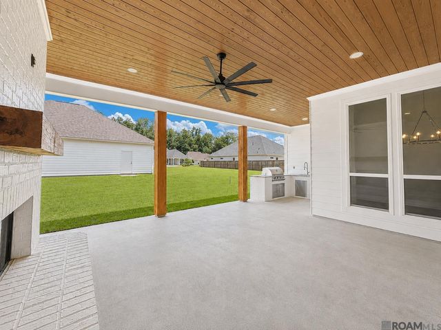 38158 Sweet Briar Dr, Prairieville, LA 70769
