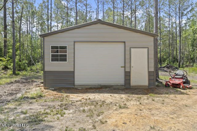 284 Osborn Moody Road, Poplarville, MS 39470