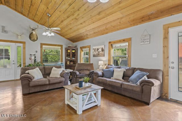 284 Osborn Moody Road, Poplarville, MS 39470