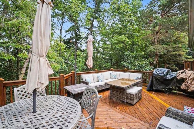 6510 Scenic Pines Court, Independence Charter Township, MI 48346