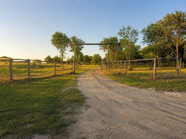 8883 County Road 2075, Powell, TX 75153