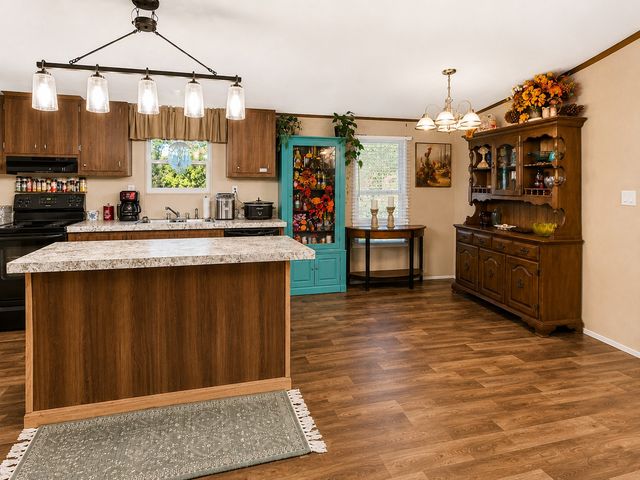 8883 County Road 2075, Powell, TX 75153