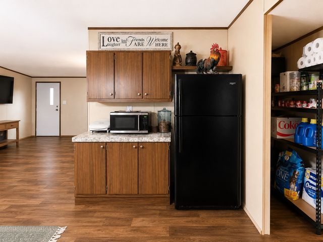8883 County Road 2075, Powell, TX 75153