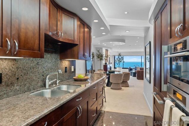 939 Coast Blvd 15E, La Jolla, CA 92037
