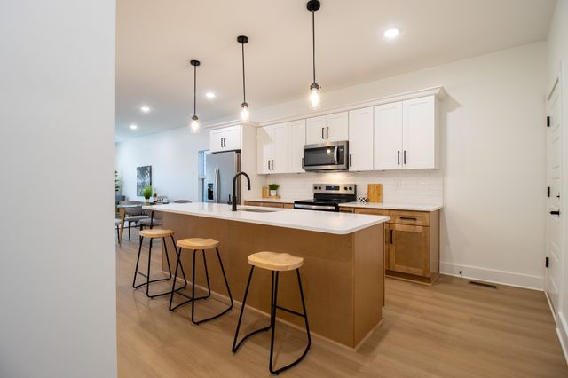 4026 University Ave B, Old Hickory, TN 37138