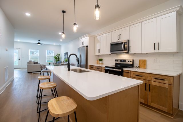 4026 University Ave B, Old Hickory, TN 37138