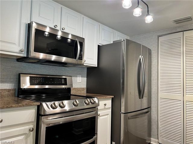 4105 Residence DR # 707, Fort Myers, FL 33901