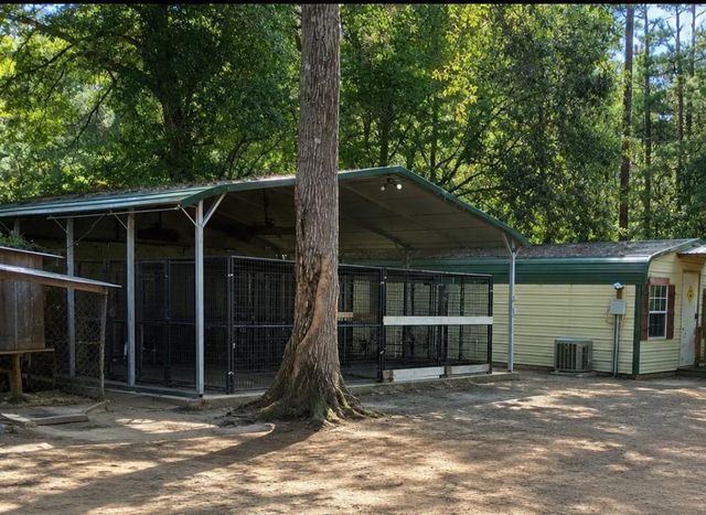 124 County Road 3185, Cleveland, TX 77327