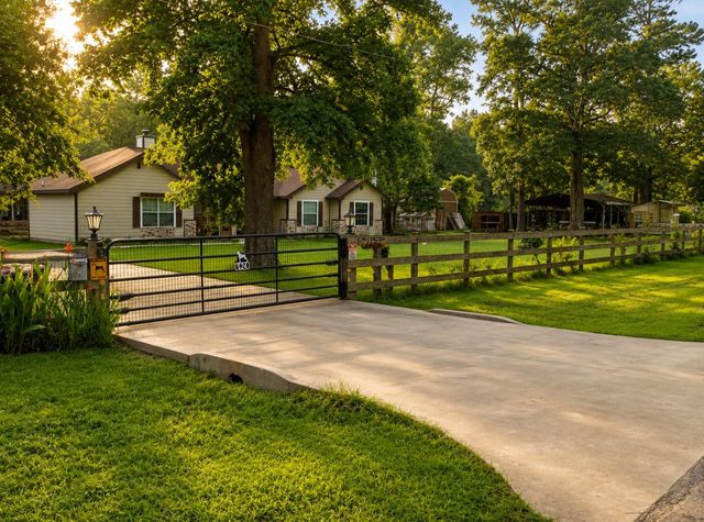 124 County Road 3185, Cleveland, TX 77327