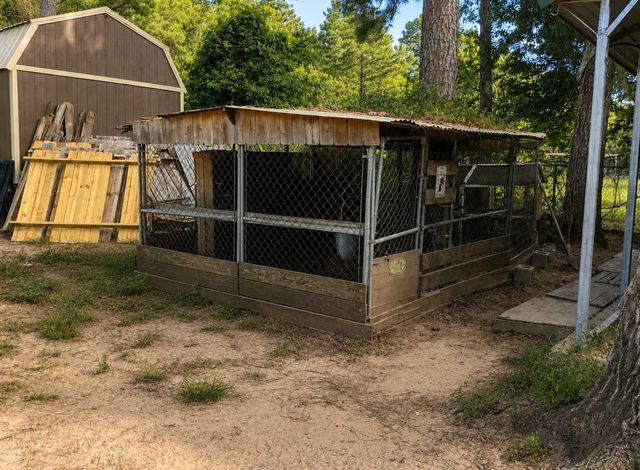 124 County Road 3185, Cleveland, TX 77327