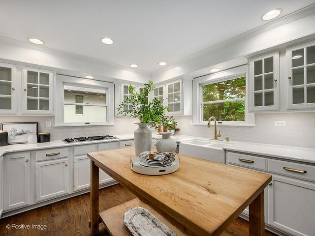 789 N Park Boulevard, Glen Ellyn, IL 60137