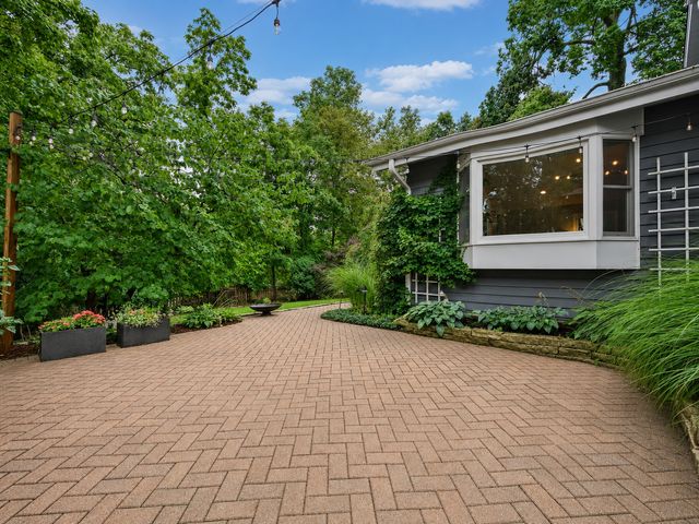 789 N Park Boulevard, Glen Ellyn, IL 60137