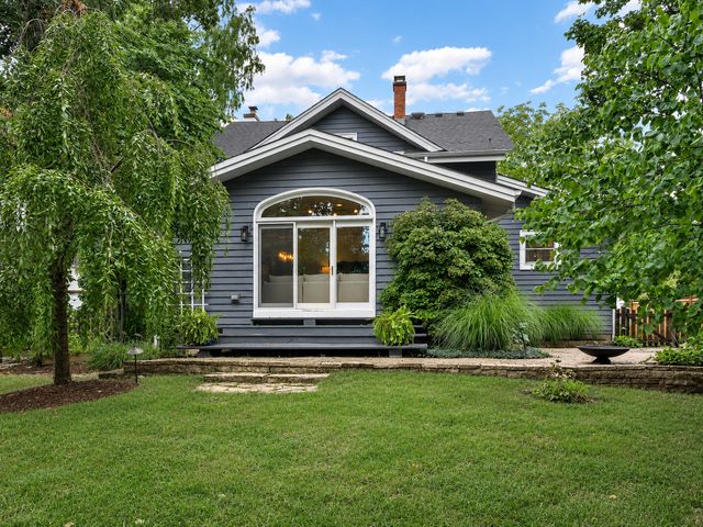 789 N Park Boulevard, Glen Ellyn, IL 60137