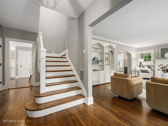 789 N Park Boulevard, Glen Ellyn, IL 60137