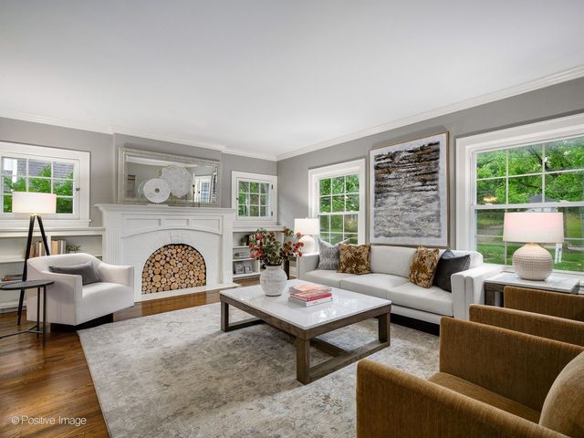 789 N Park Boulevard, Glen Ellyn, IL 60137