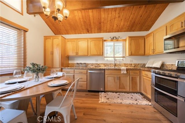 2395 Hunsaker, Running Springs, CA 92382