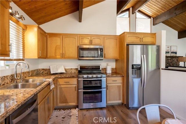 2395 Hunsaker, Running Springs, CA 92382