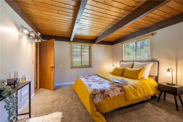 2395 Hunsaker, Running Springs, CA 92382