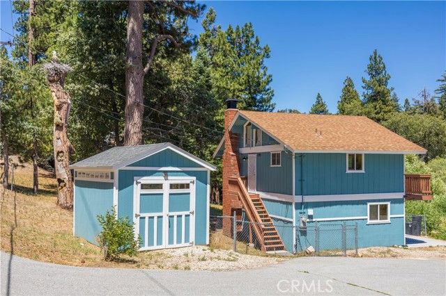 2395 Hunsaker, Running Springs, CA 92382